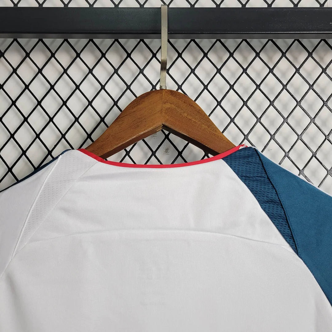 Retro 2006/07 Liv Away Shirt