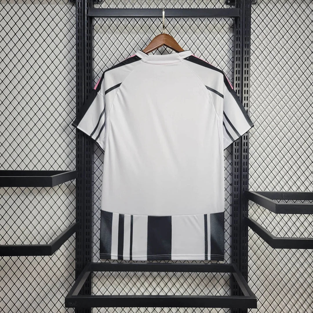 Juventus hemmatröja 2025/26