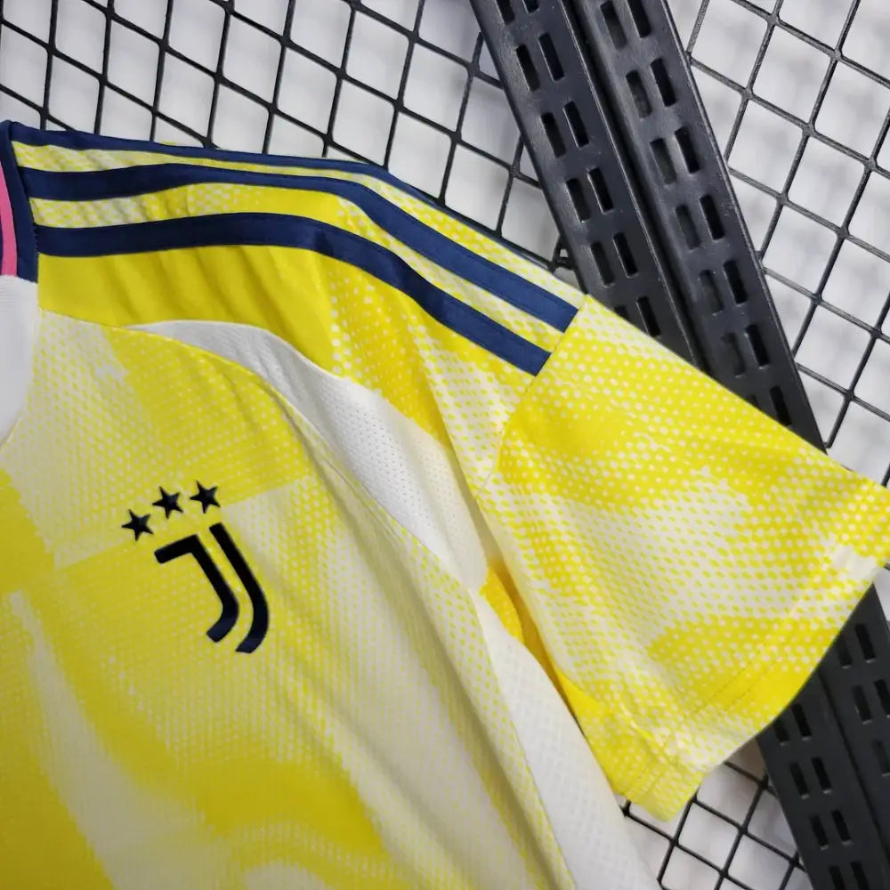 Juventus Away Shirt 2024/25 Clothing