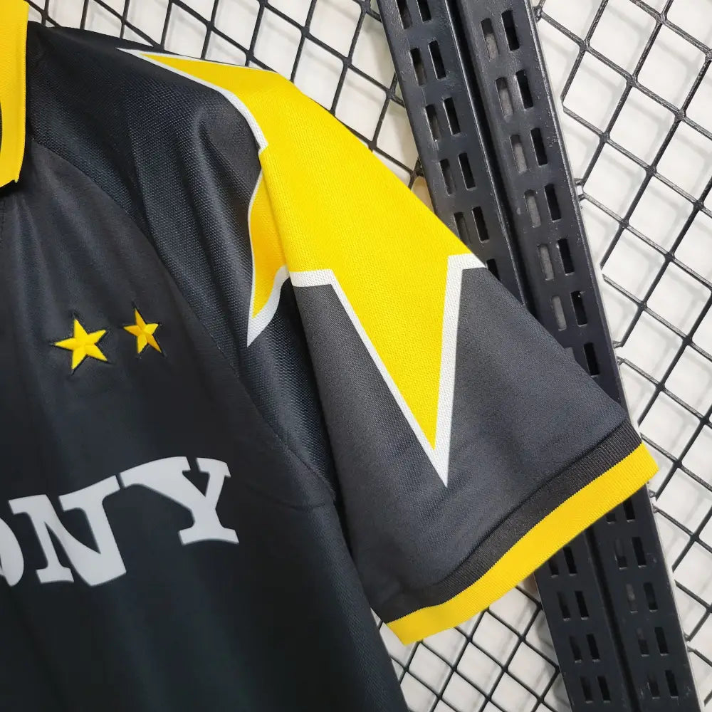 Retro 1995/97 Juventus Away Shirt Clothing