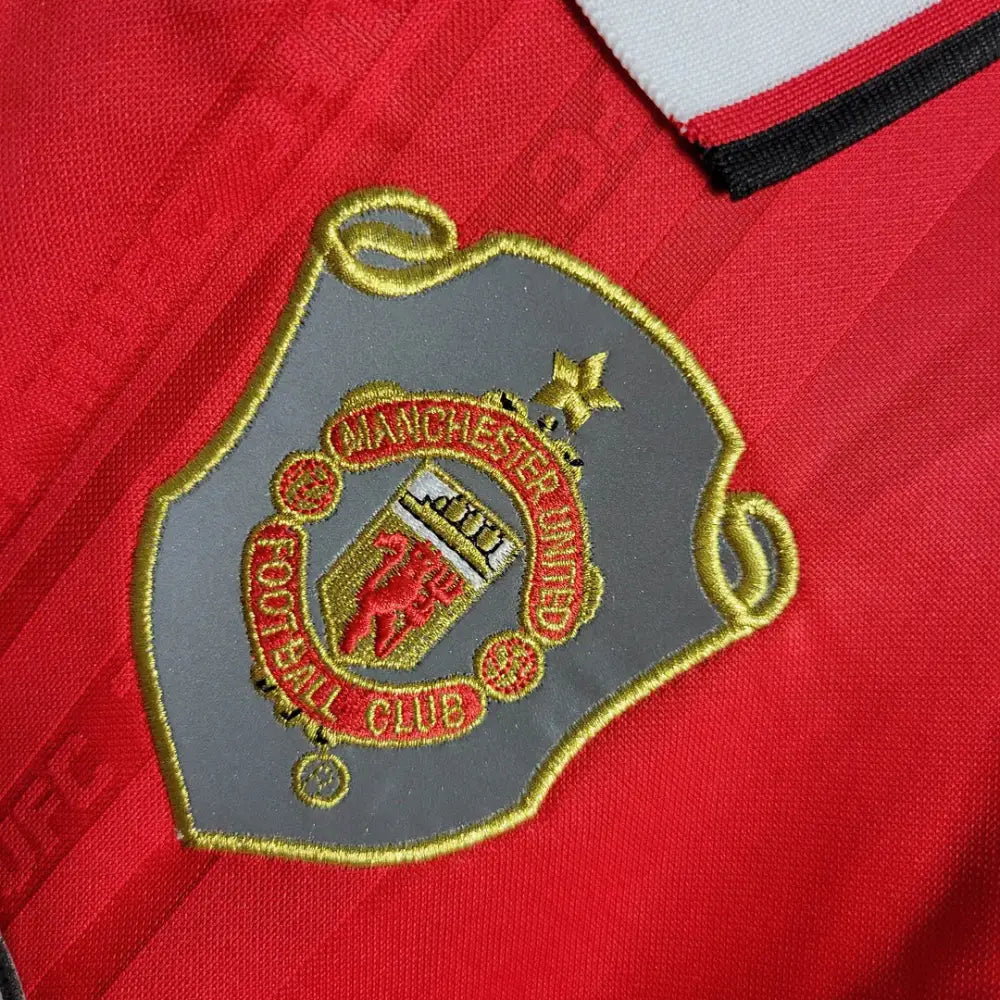 Retro 1999/00 Manchester United Home Shirt Clothing