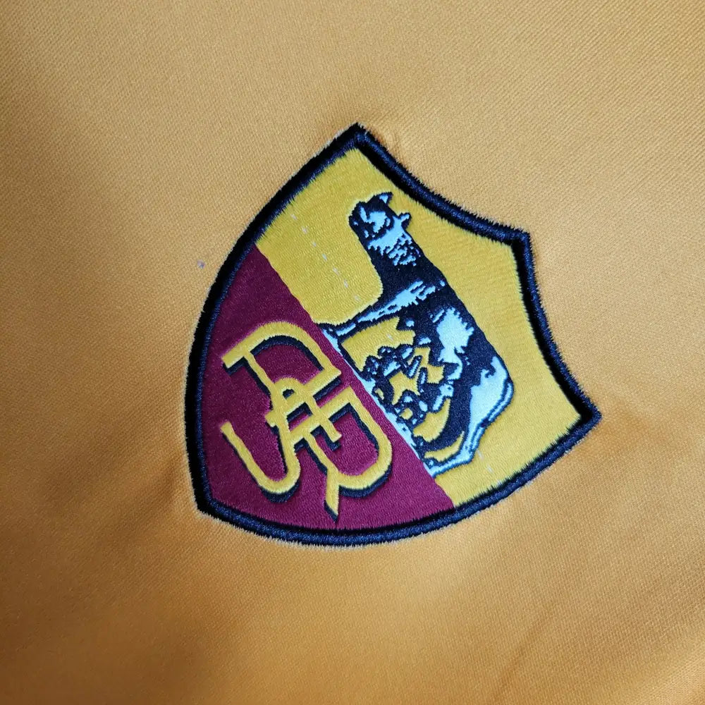 Retro 2001/02 Roma Home Shirt Clothing