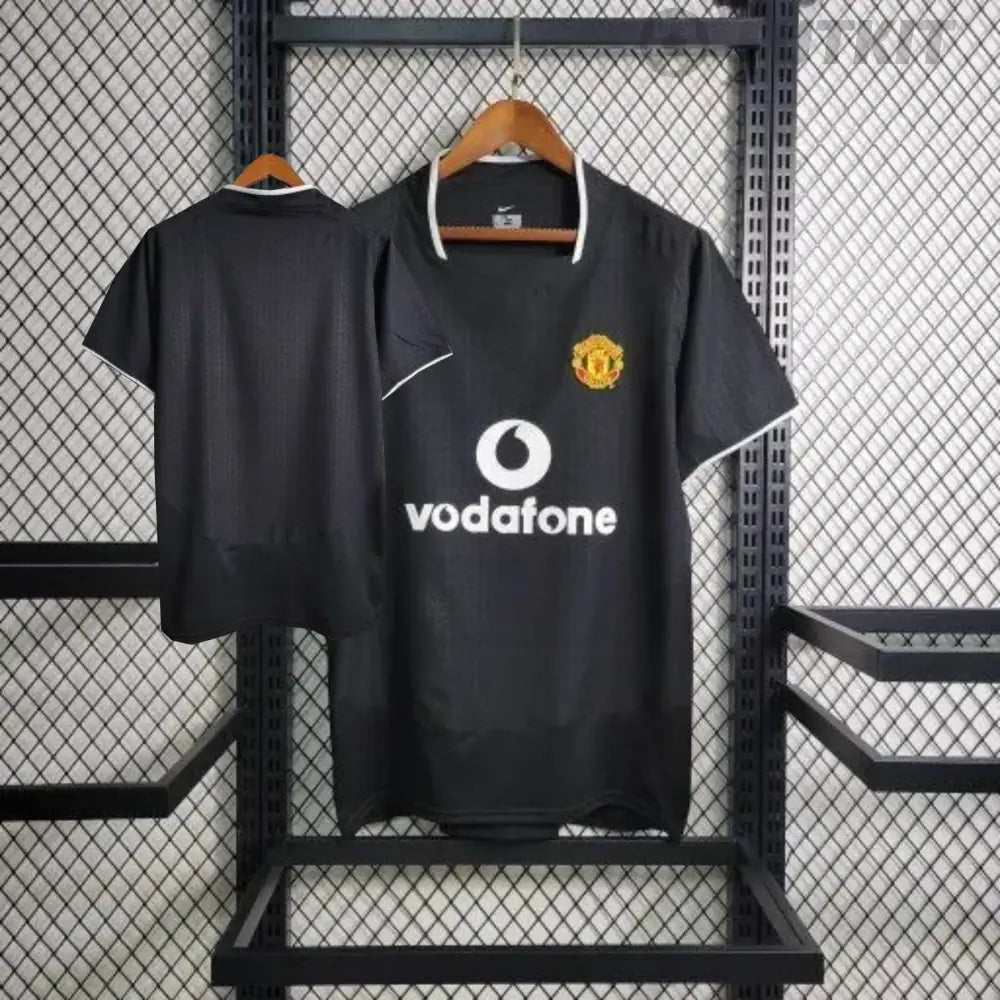Retro 2003/04 Manchester United Away Shirt