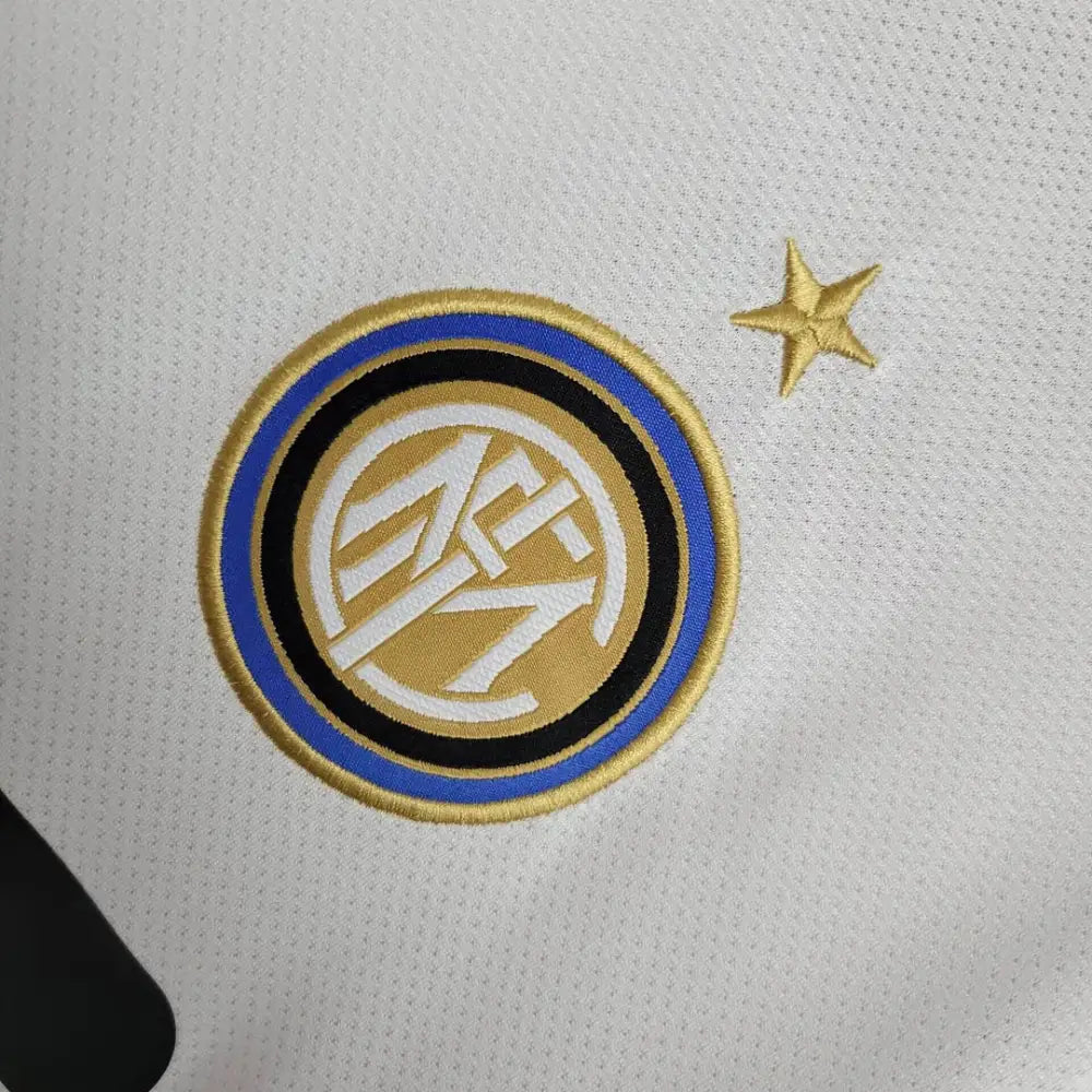 Retro 2010/11 Inter Milan Away Shirt Clothing