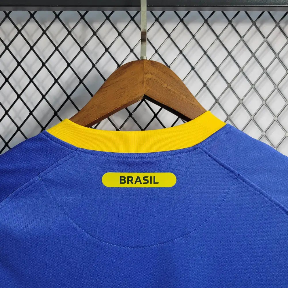 Retro 2010 Brazil Away Shirt Clothing