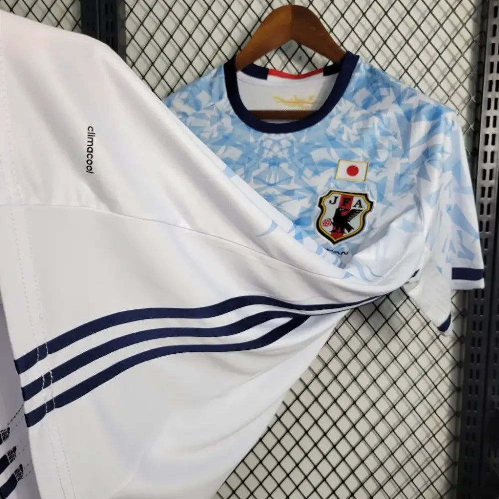 Retro 2016/17 Japan Away Shirt Clothing