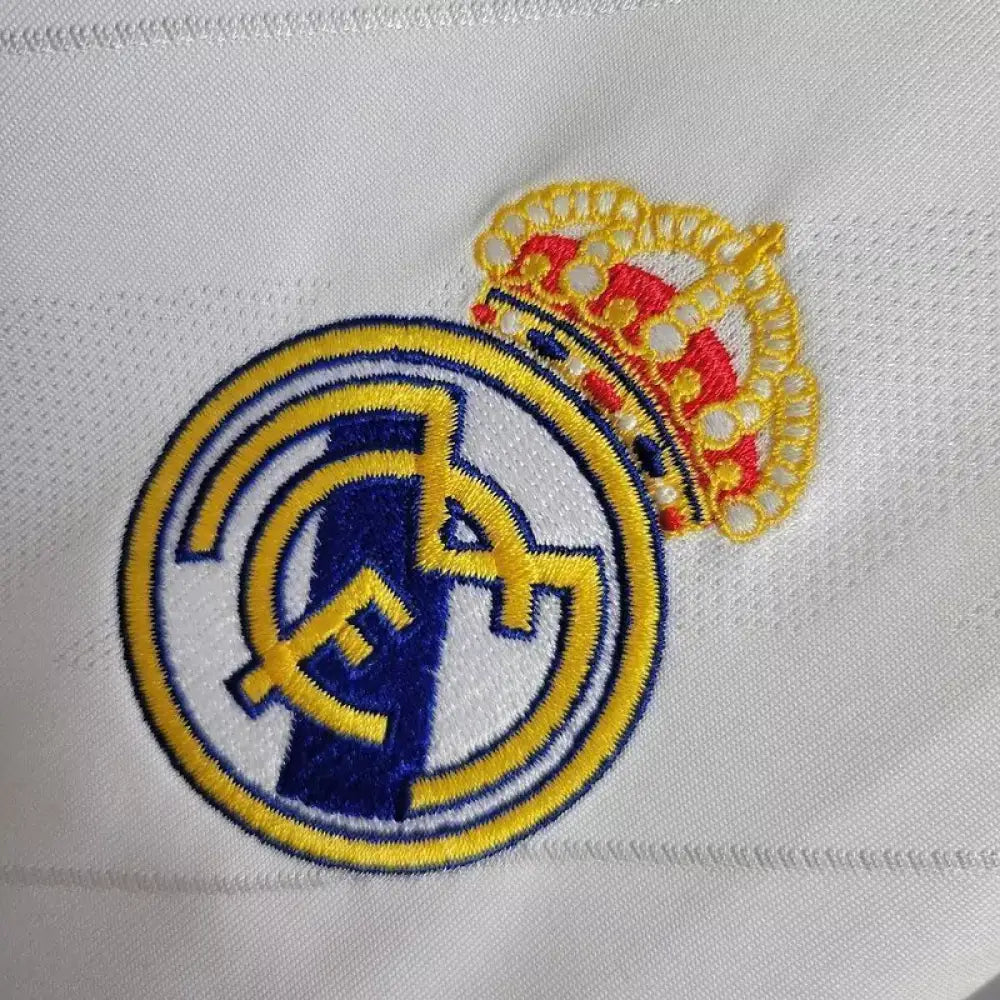 Retro 2017/18 Real Madrid Home Shirt Clothing