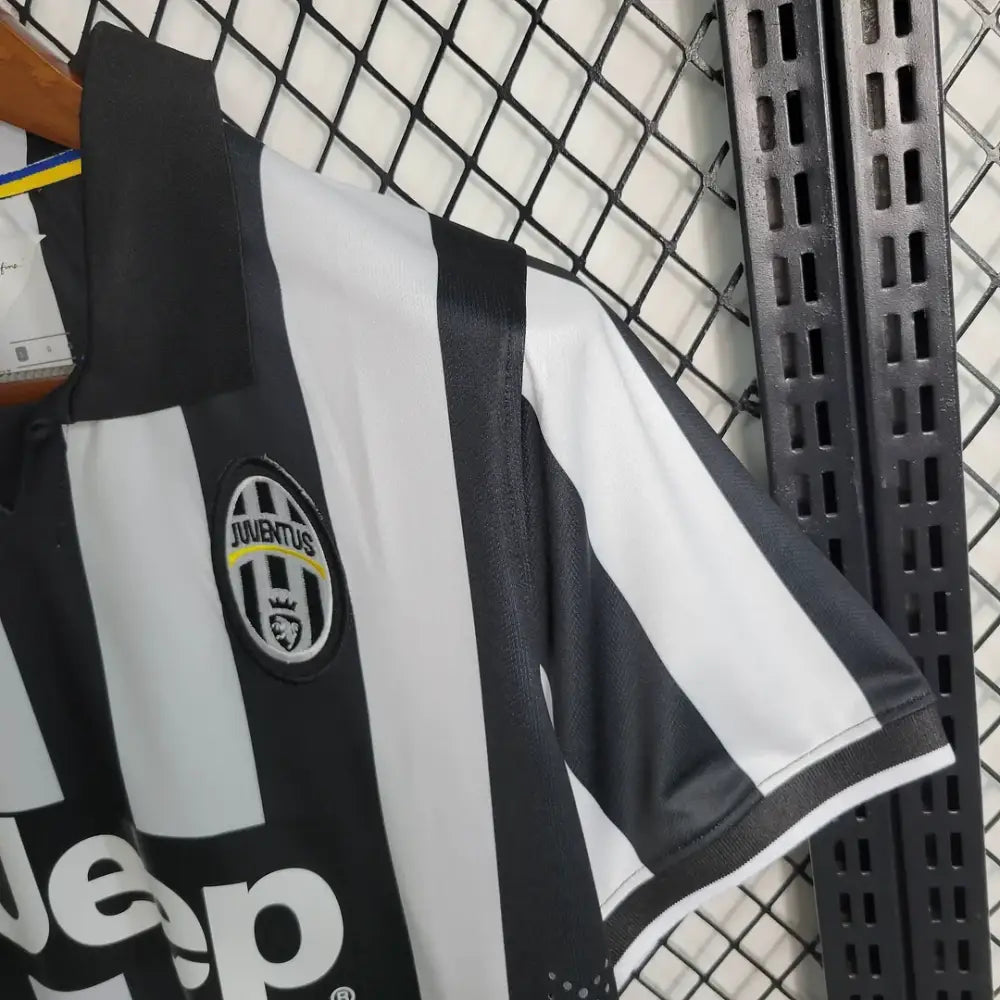 Retro Juventus 2014/15 Home Shirt Clothing