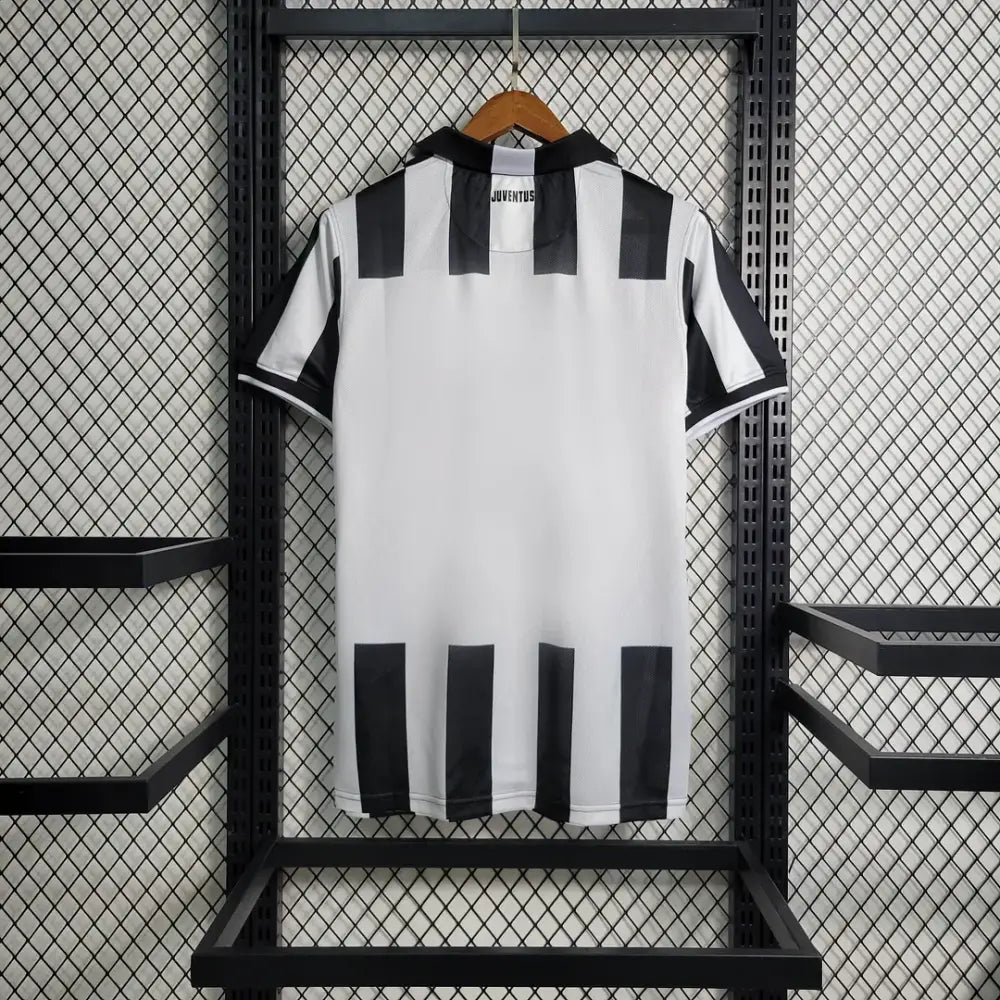 Retro Juventus 2014/15 Home Shirt Clothing