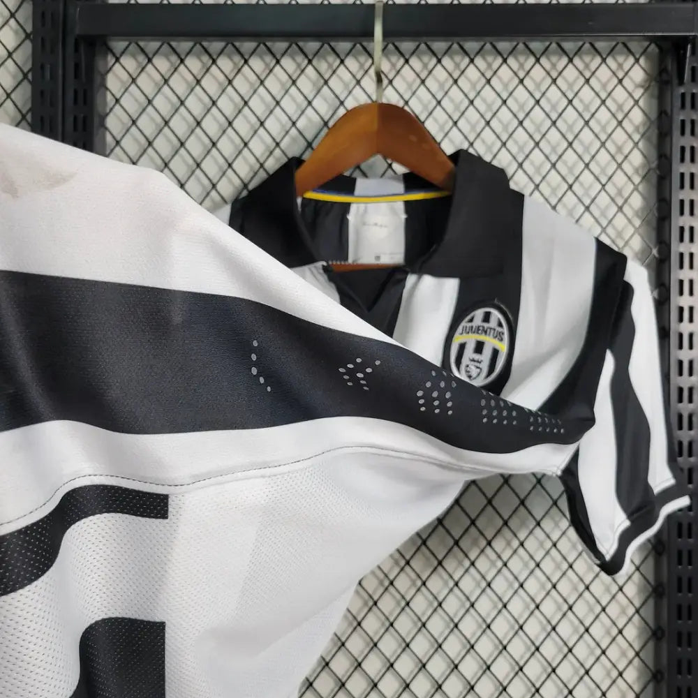Retro Juventus 2014/15 Home Shirt Clothing