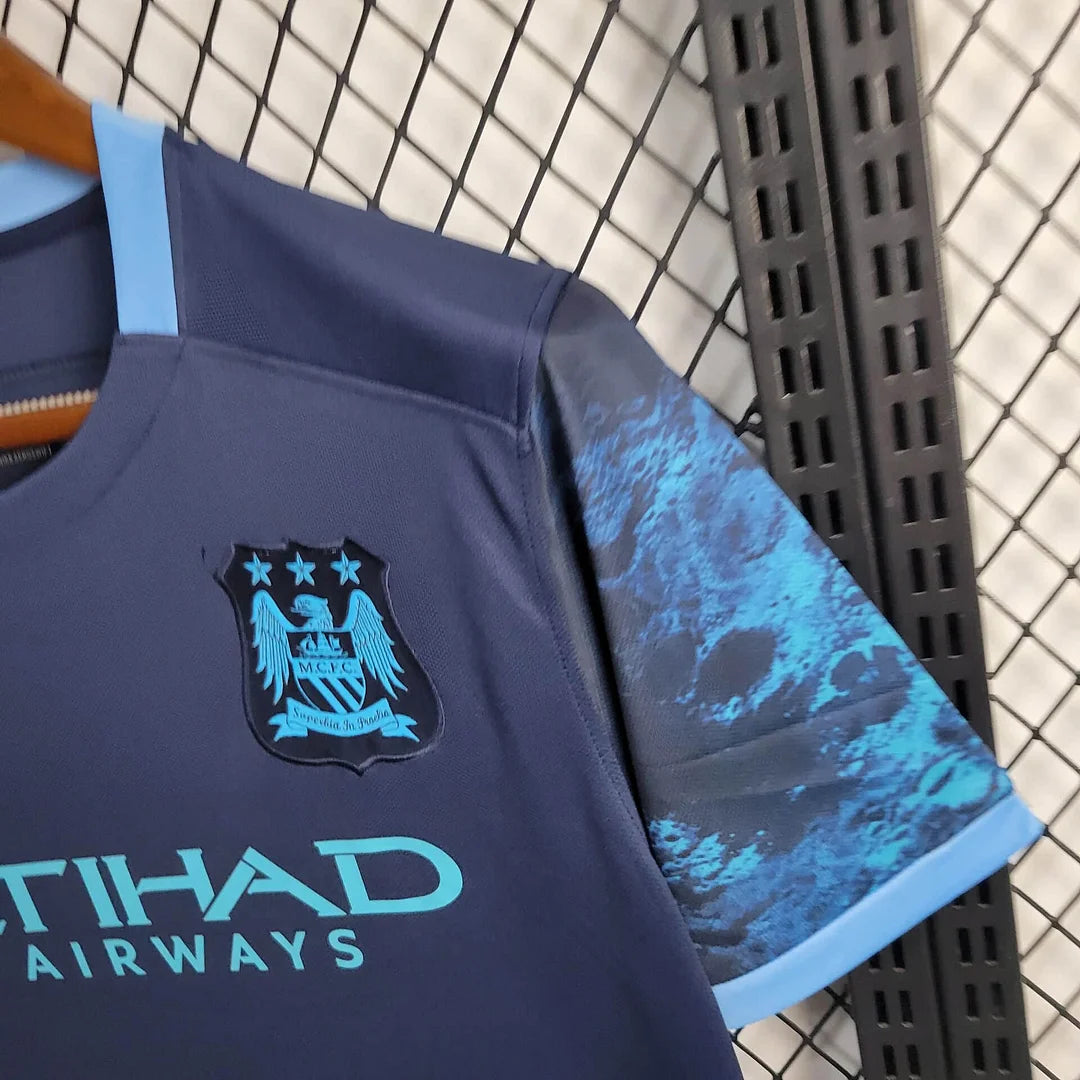Retro Man City 2015/16 Away Shirt