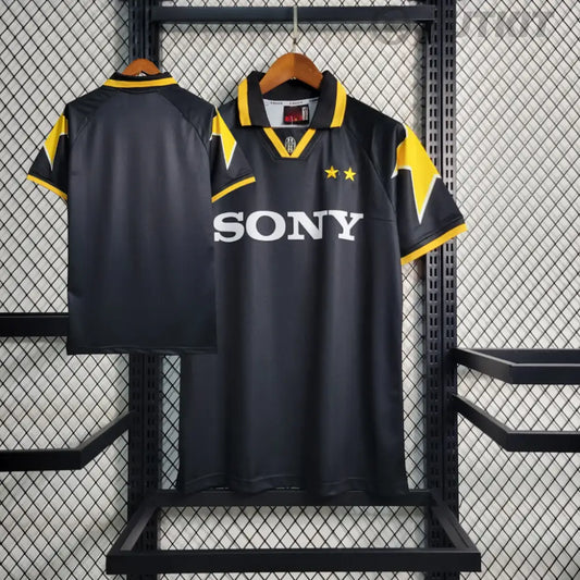 Retro 1995/97 Juventus Away Shirt Clothing