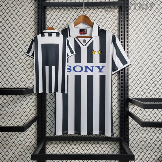 Retro 1995/97 Juventus Home Shirt Clothing