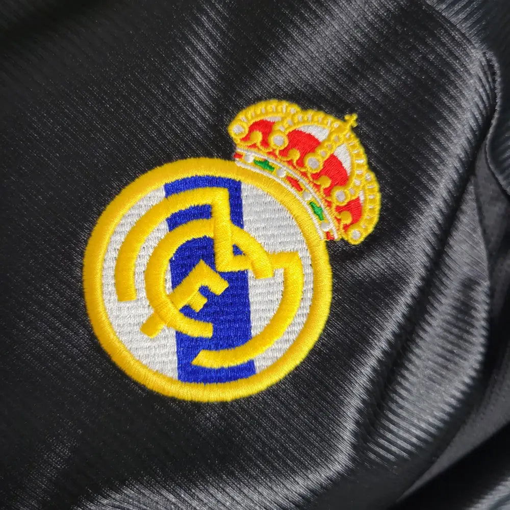 Retro 1999/01 Real Madrid Black Away Shirt Clothing