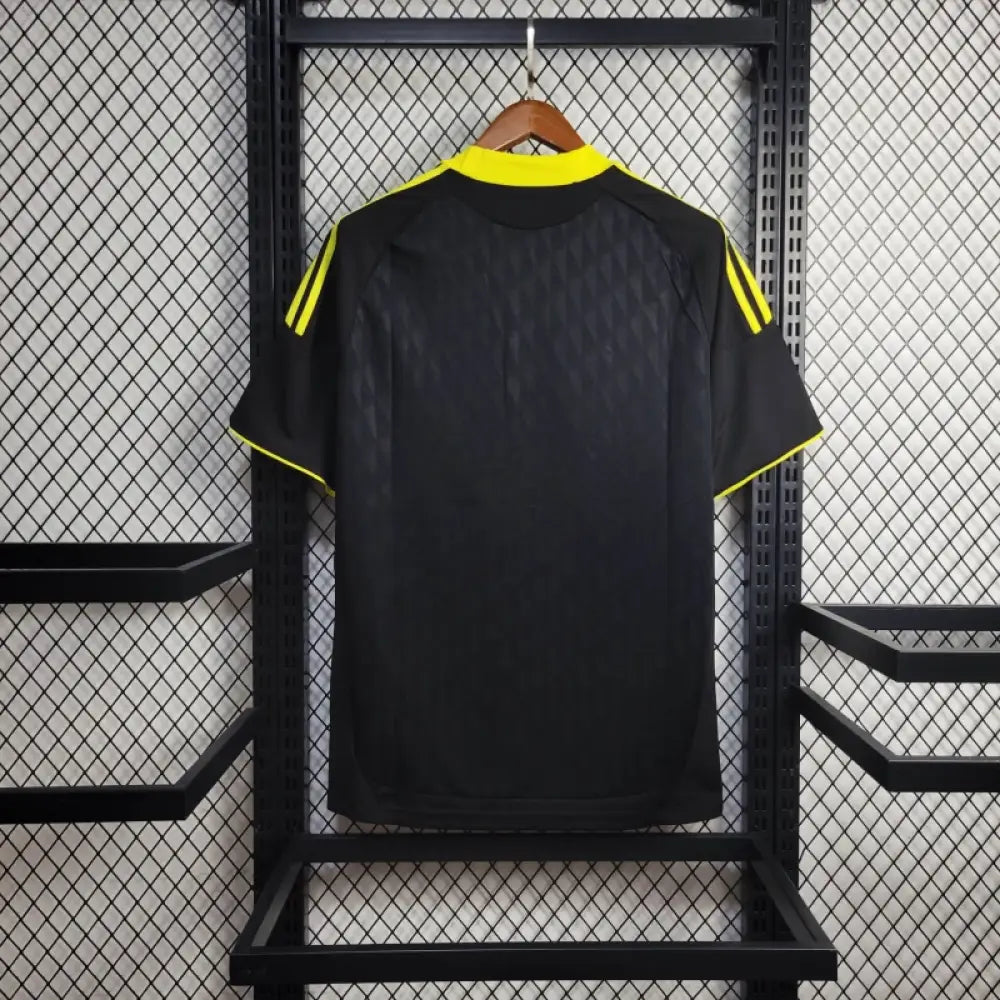Retro 2010/11 Liv Away Shirt Clothing