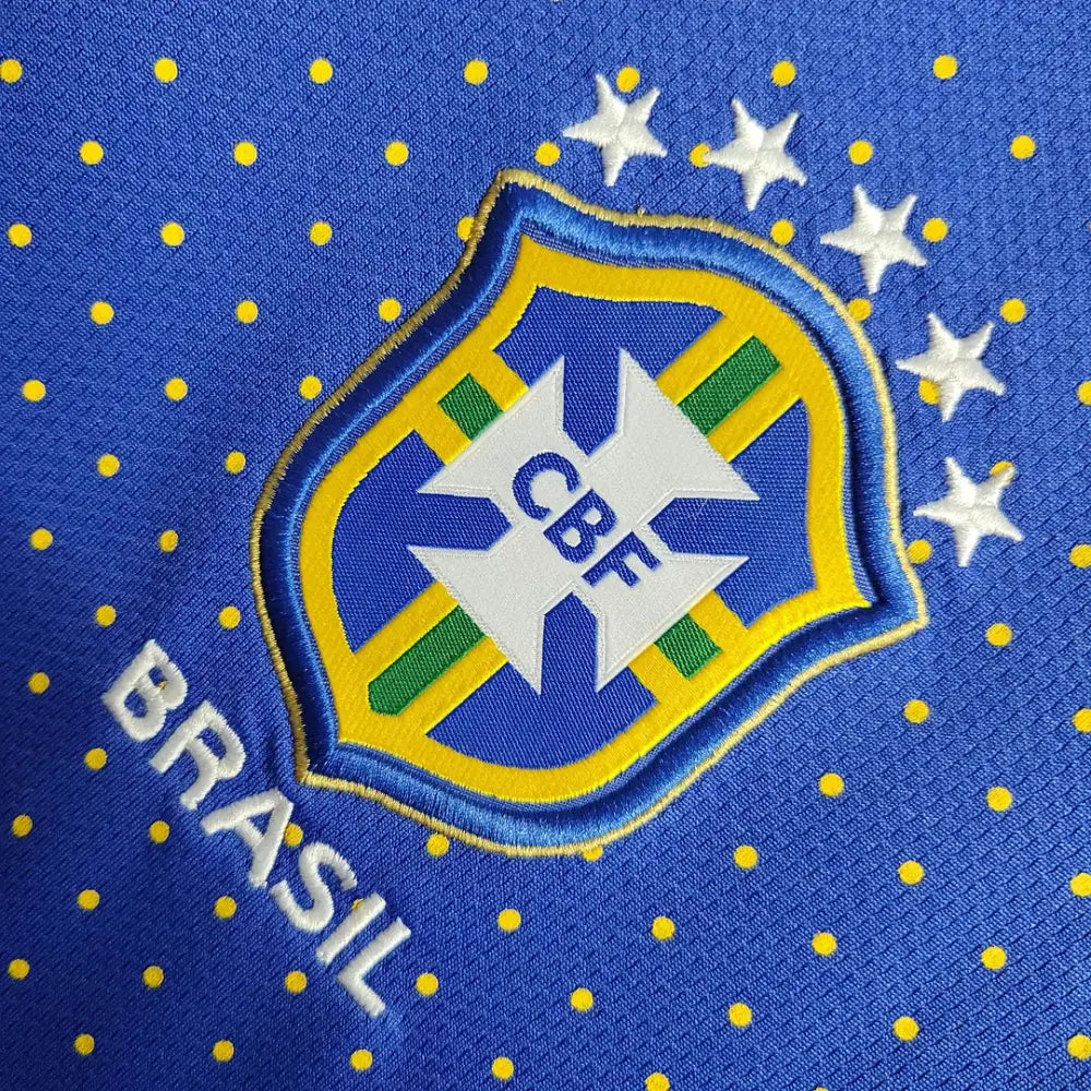 Retro 2010 Brazil Away Shirt Clothing